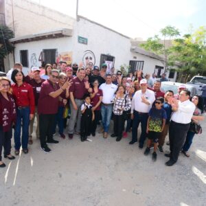 Cruz Pérez Cuéllar se reúne con Comité de Morena y recorre colonia Altavista