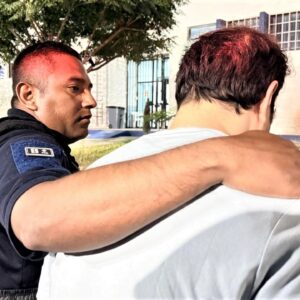 Policías Municipales brindan apoyo y resguardo a hombre con cuadro depresivo