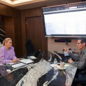 Maru Campos se reúne con secretario de Hacienda para dar seguimiento a la estrategia económica del estado