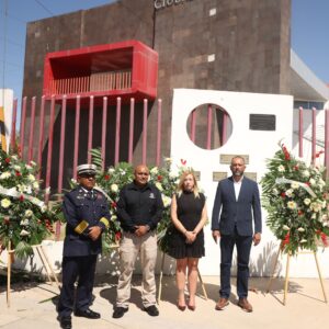 Rinde Municipio homenaje a bomberos caídos en cumplimiento de su deber