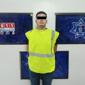 Agentes municipales arrestan a sujeto por el delito de usurpación de funciones públicas