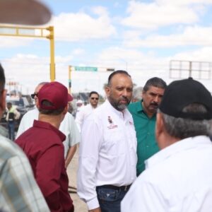 Supervisa alcalde trabajos para recuperar movilidad en carretera Juárez-Porvenir